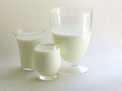 Hoe om de overgang van zuigelingenvoeding tot volle melk. Probeer een drastische switch.