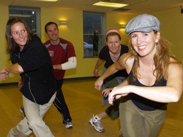 Hoe maak je een dans fitness programma halen. Denk aan je eigen fysieke activiteit vermogen.
