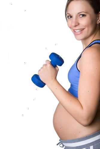 Hoe kan ik een oefening programma te wijzigen terwijl u zwanger bent. Verwijderd houden van high-impact bewegingen.